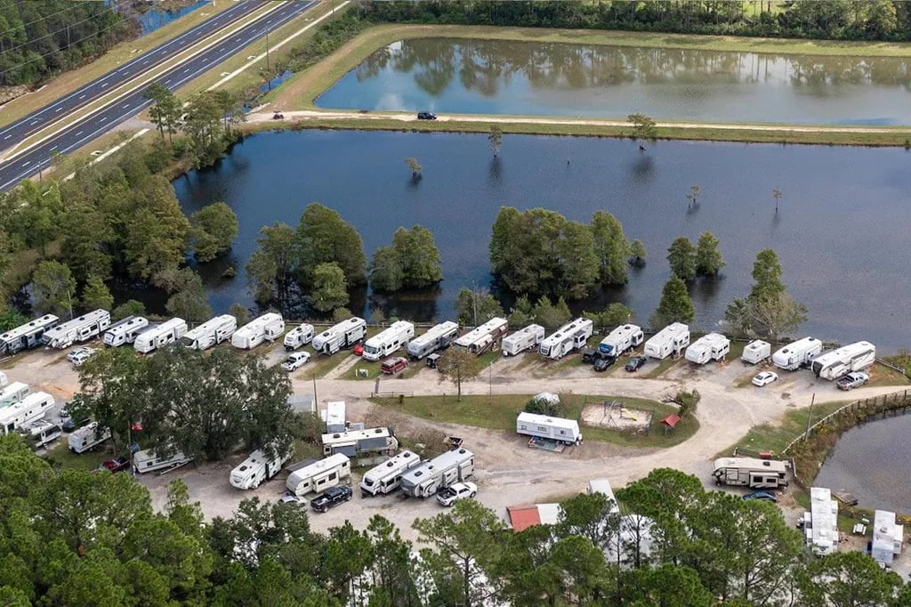 Leisure Lakes RV Park gallery 2