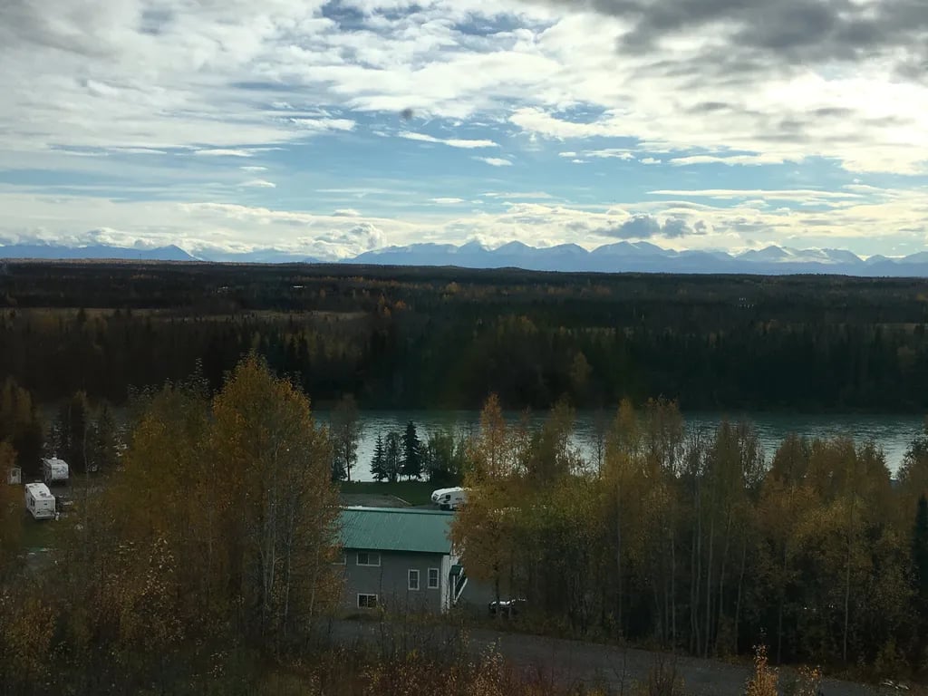 Kenai River – Cast Away Riverside