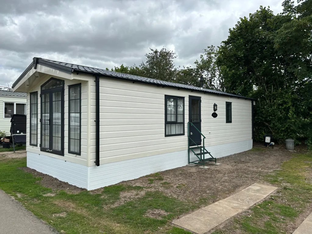 Little Lakeland Caravan Park