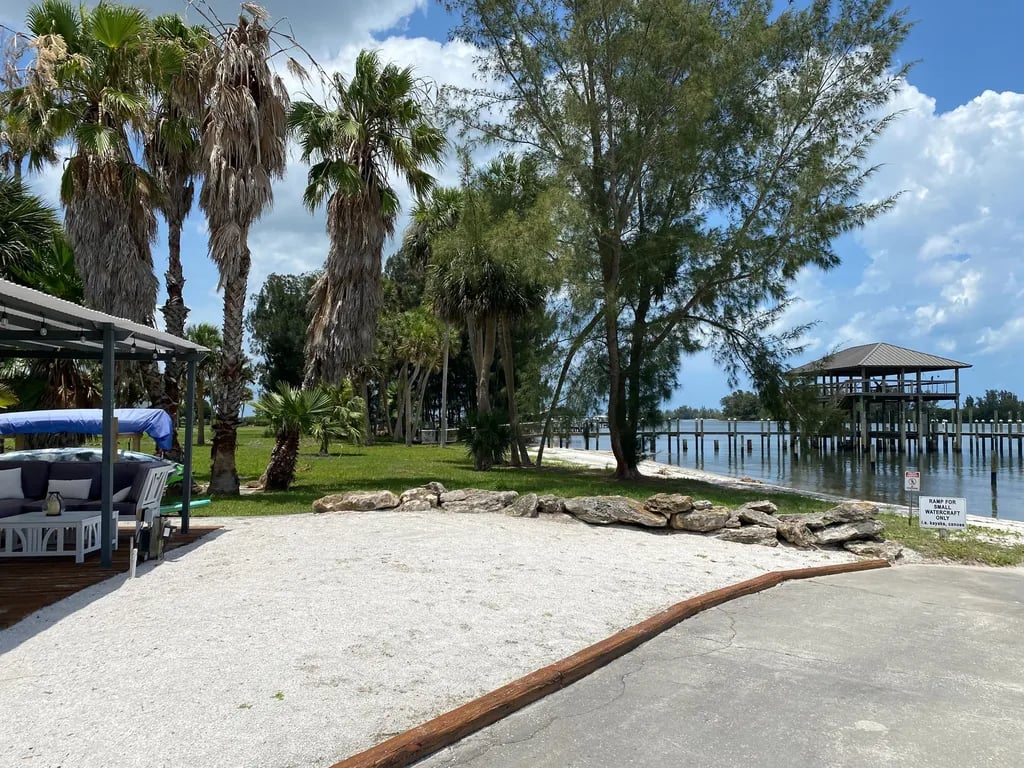 Pelicans Landing Resort gallery 1