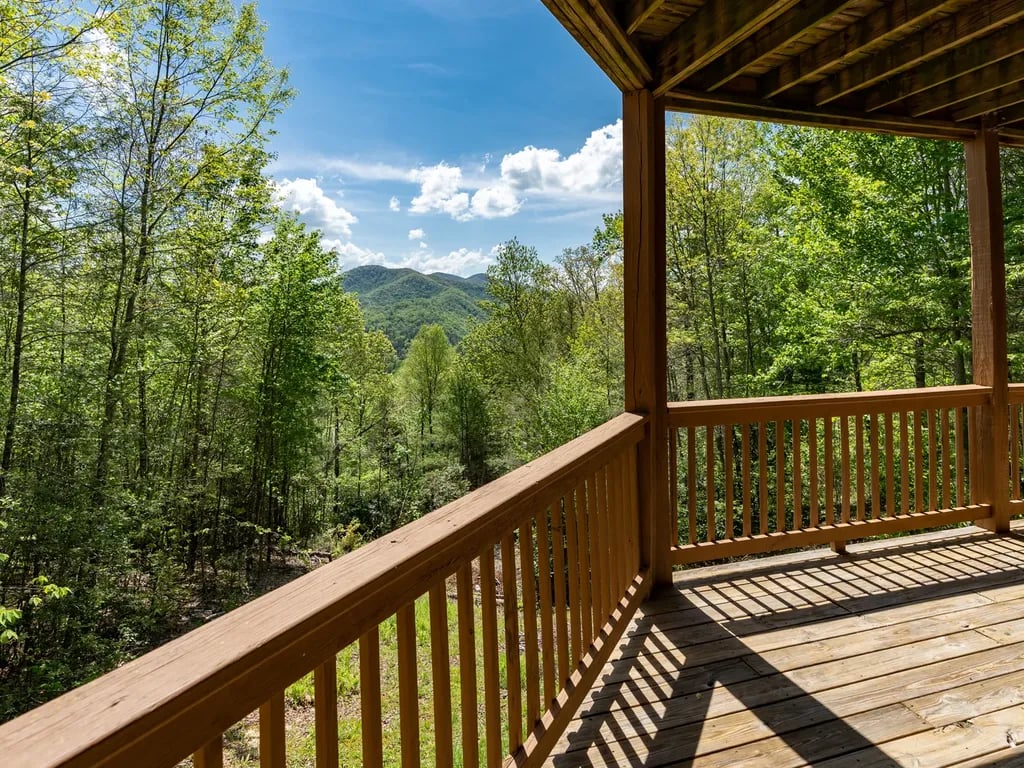 Stay Nantahala Cabins & Yurts