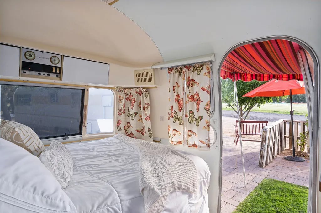 The Cozy Peach at Schnepf Farms gallery 2