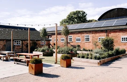 Donington Park Farmhouse gallery 1