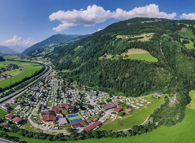 Aufenfeld – Erlebnis Resort Zillertal | Camping Apartments Erlebnis Park
