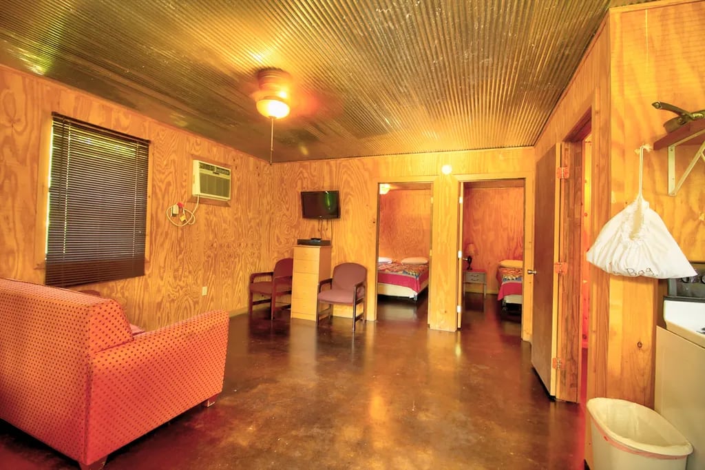 Spring River Oaks gallery 1