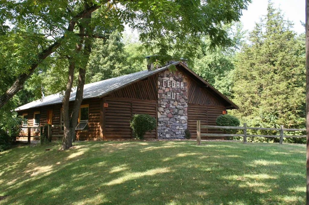 Ebys Pines gallery 2