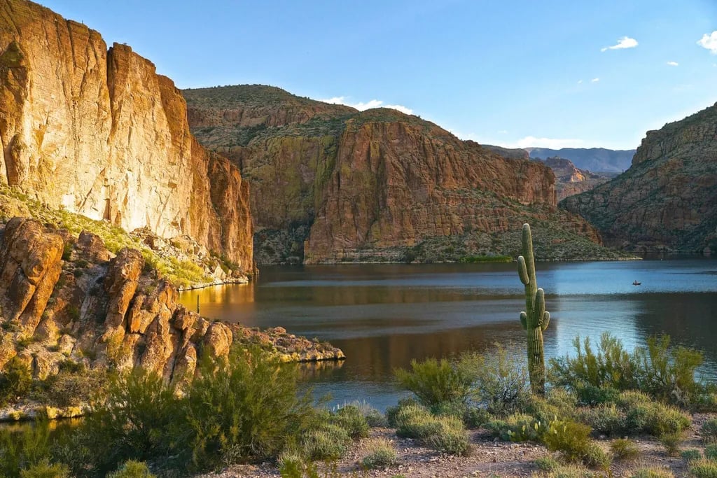 Canyon Lake Marina & Campground