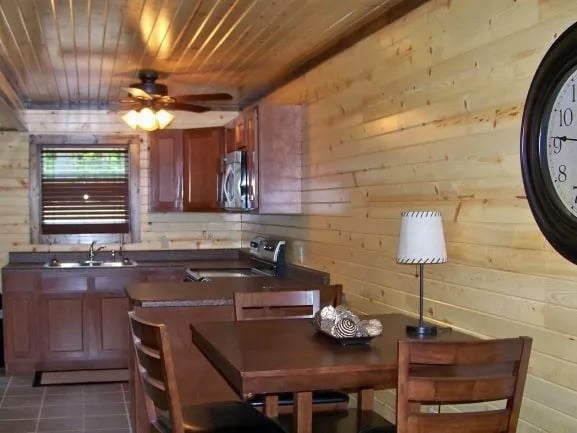 Huzzah Valley gallery 3