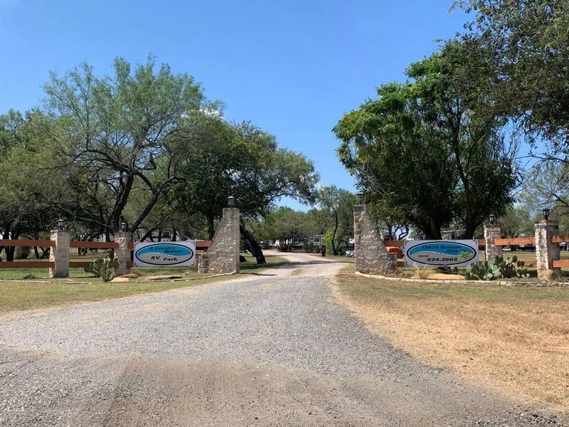 A Country Breeze RV Park gallery 1