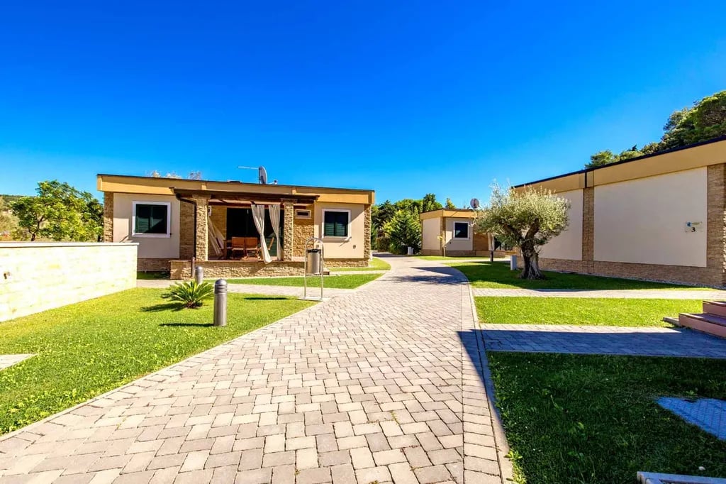 Lando Resort gallery 3