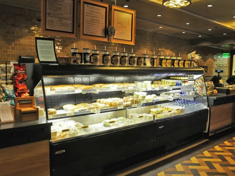 Old Faithful Inn — Yellowstone National Park gallery 3