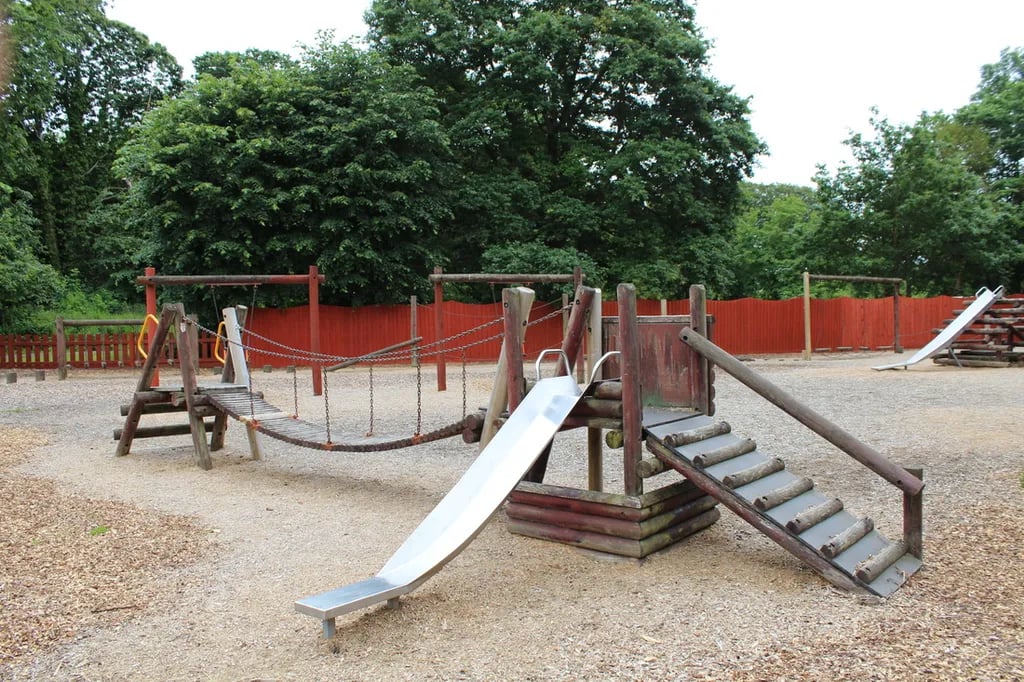 Ynysymaengwyn Caravan and Camping Park gallery 2