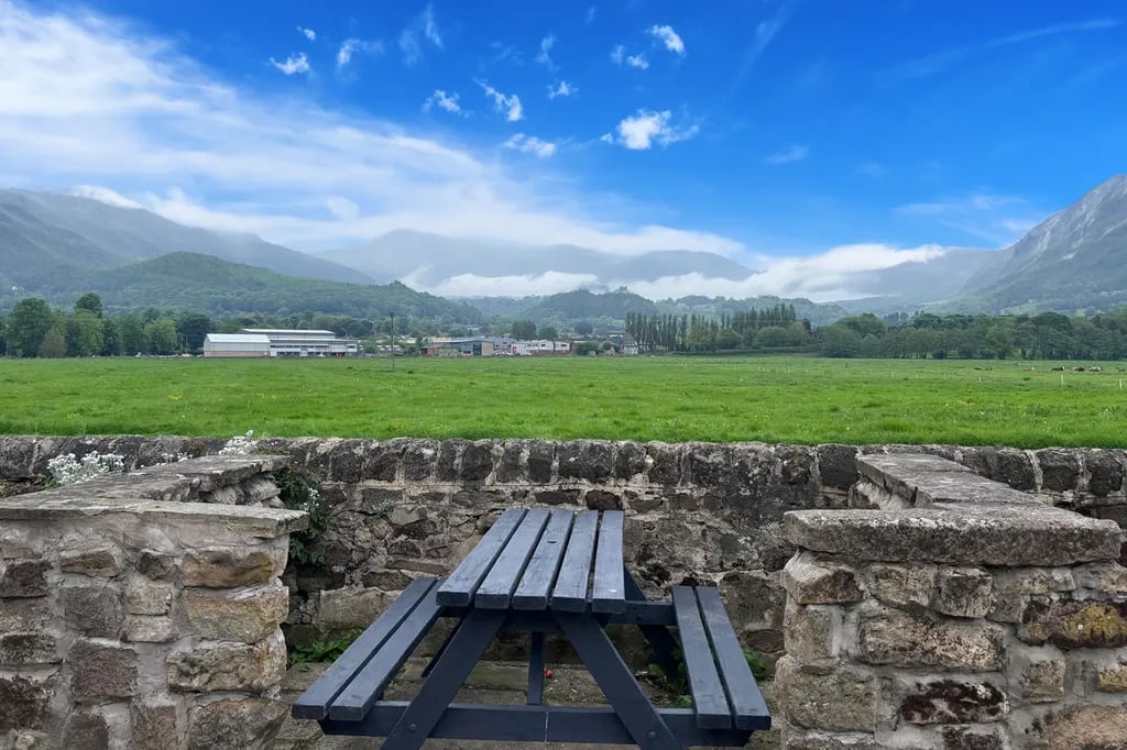 Square and Compass gallery 2