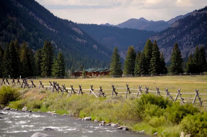 320 Guest Ranch gallery 2