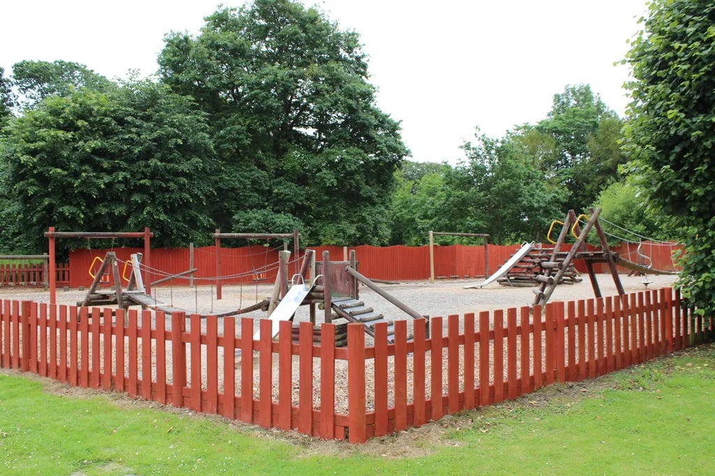 Ynysymaengwyn Caravan and Camping Park gallery 1