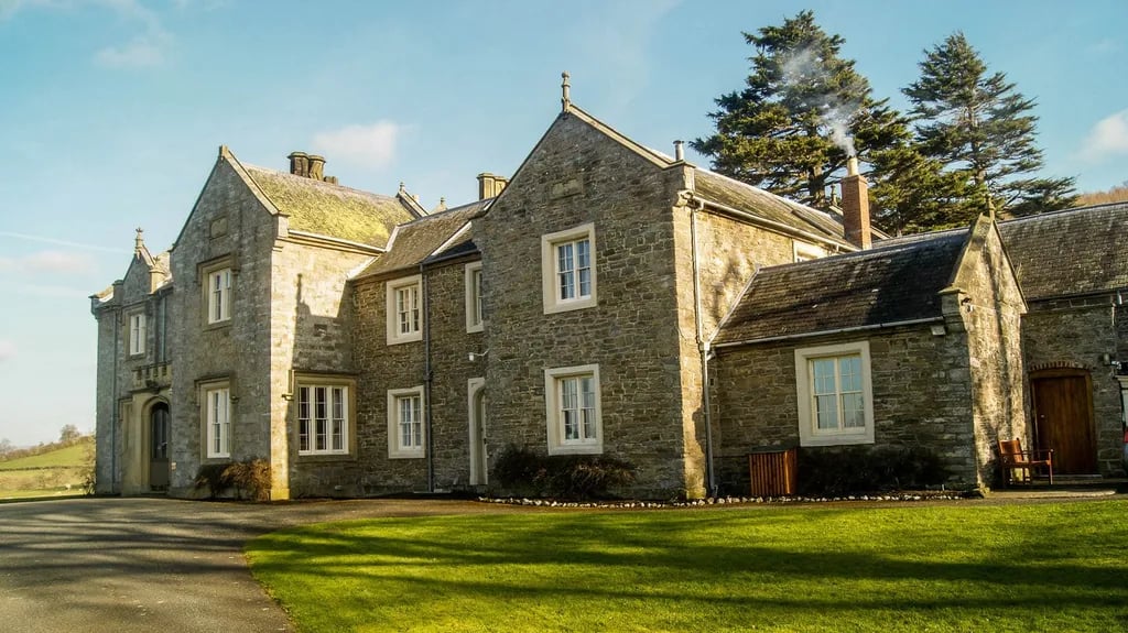 Pentrenant Hall gallery 3