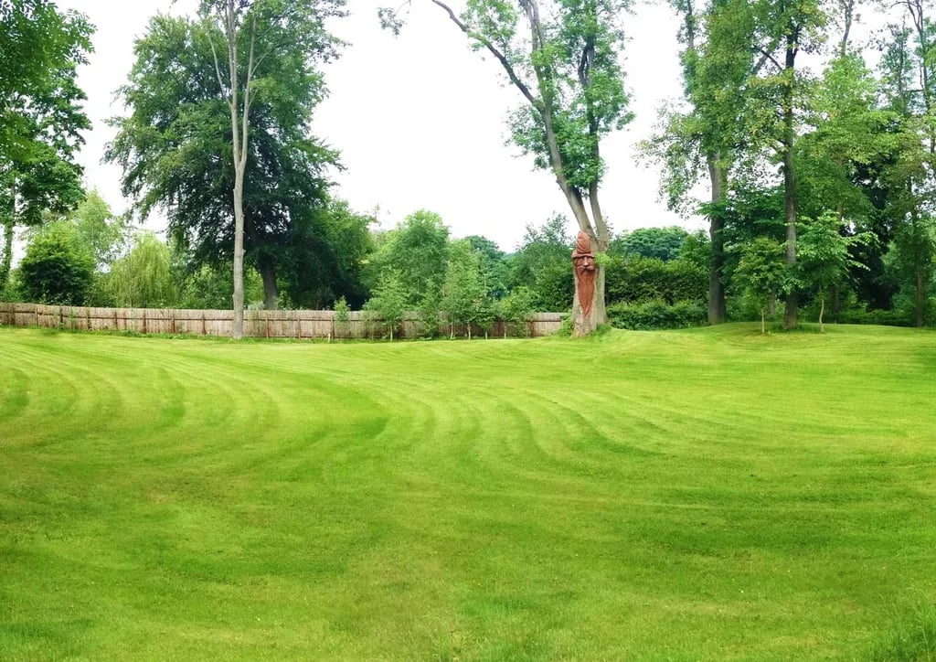 Golden Valley Caravan & Camping Park gallery 2