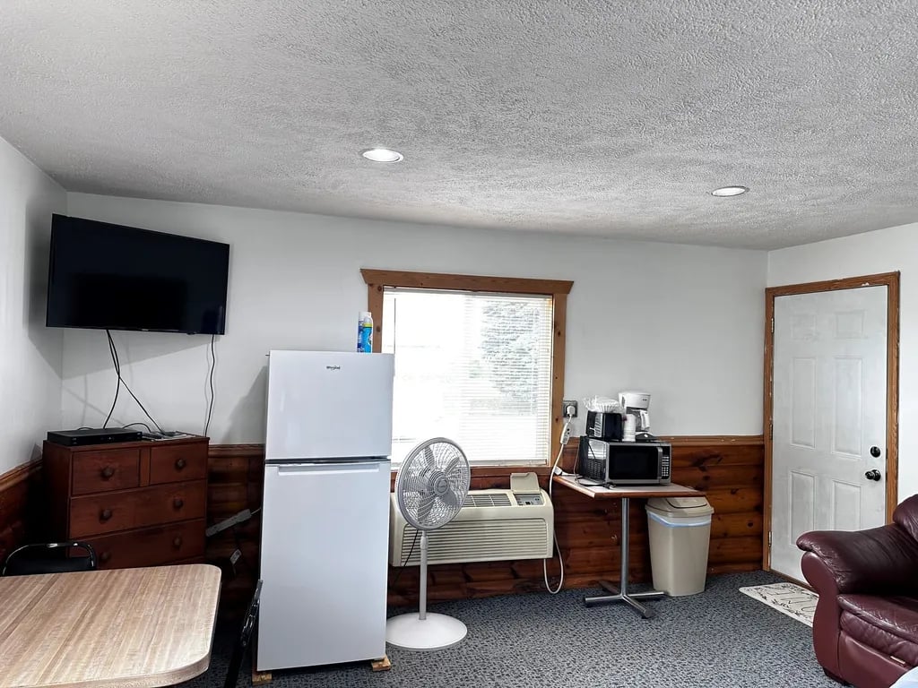 Elwood Resort and Campground gallery 3