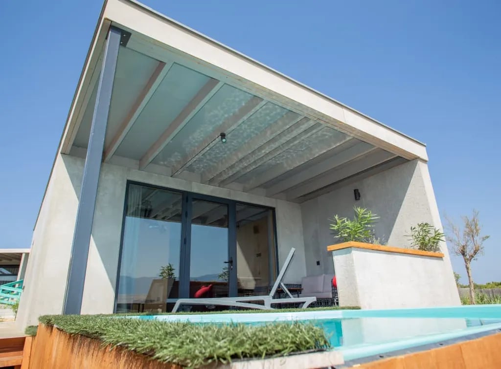 Lonely Island Retreat gallery 2