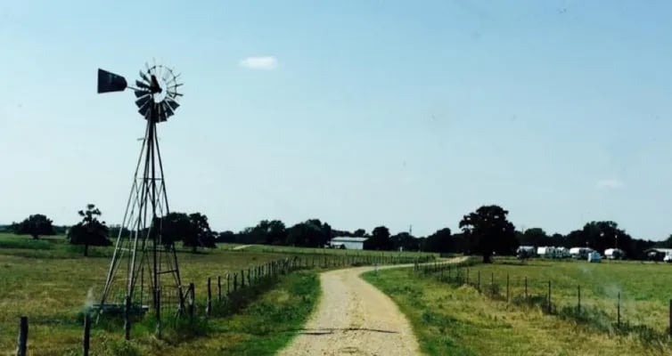 S & H RV Park gallery 2