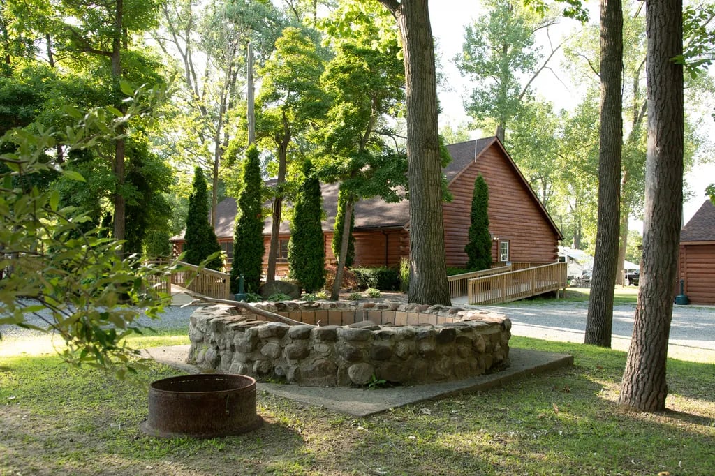 Niagaras Lazy Lakes Camping Resort gallery 1