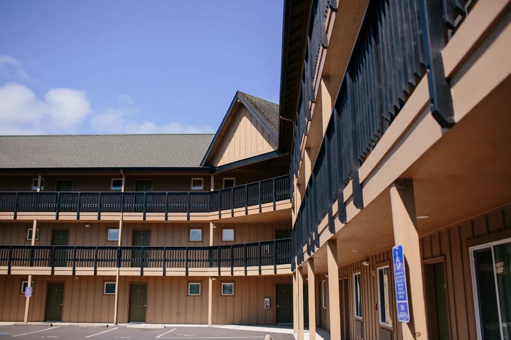 Life Northwest RV & Lodging gallery 3