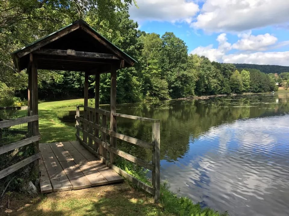 Crazy Acres Campground at Beaver Spring Lake gallery 1