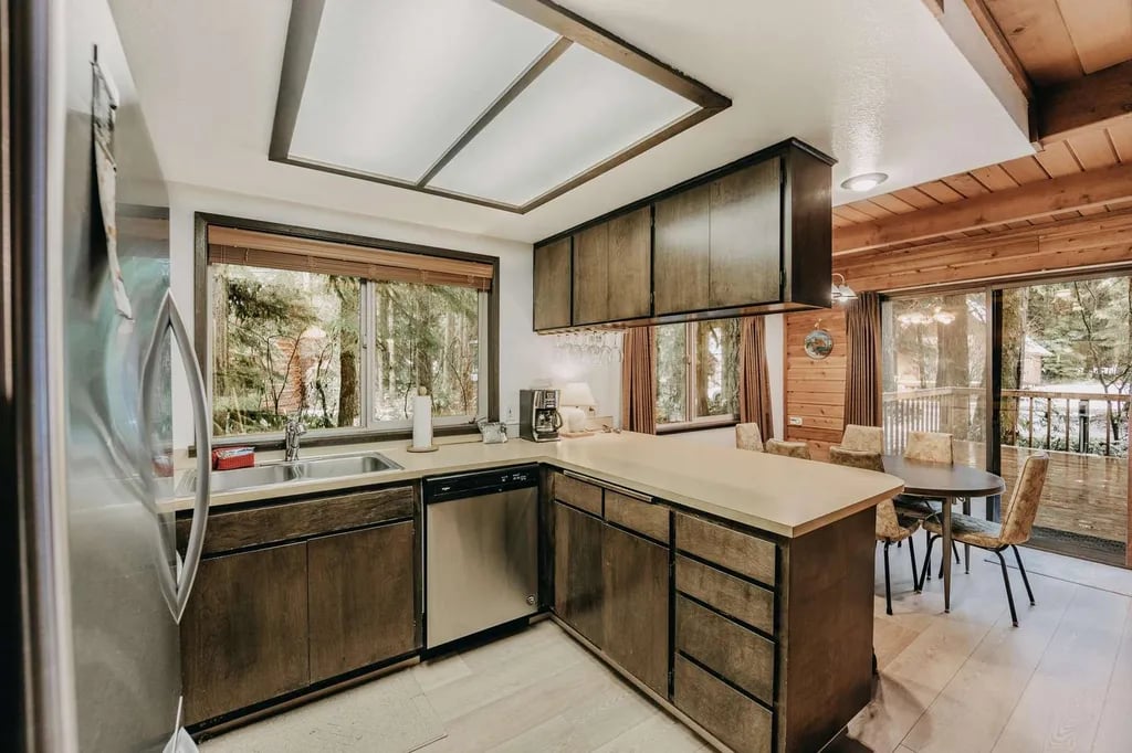 Snowline Cabin #35 – Mt. Baker Lodging gallery 2