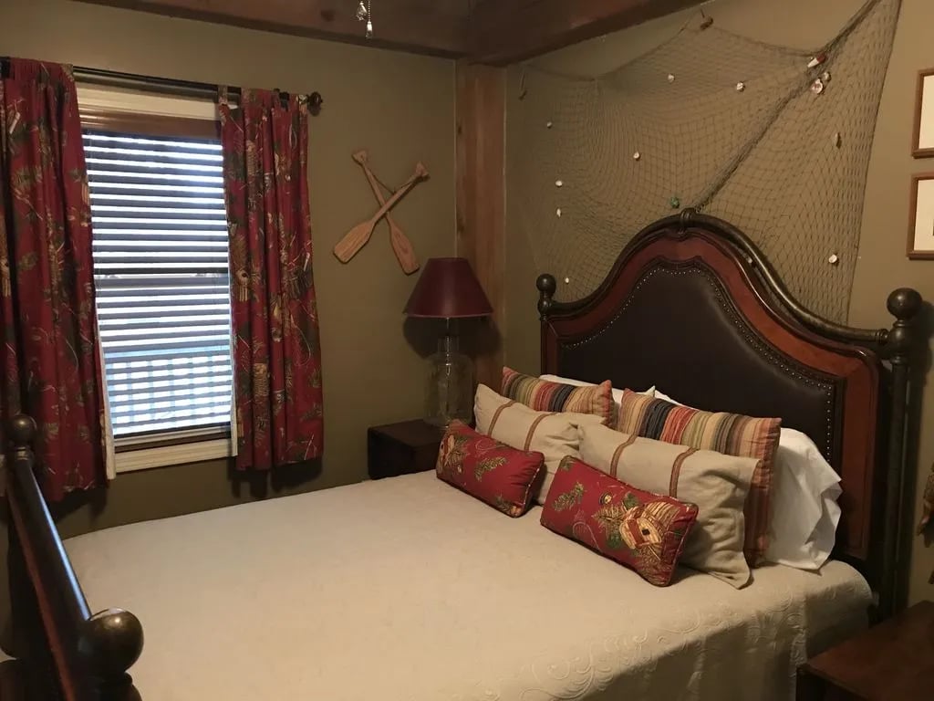 Roaring River Vineyards RV Campground