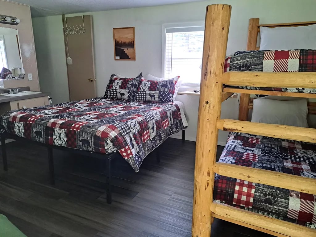 7R Guest Ranch Motel & RV Park gallery 1