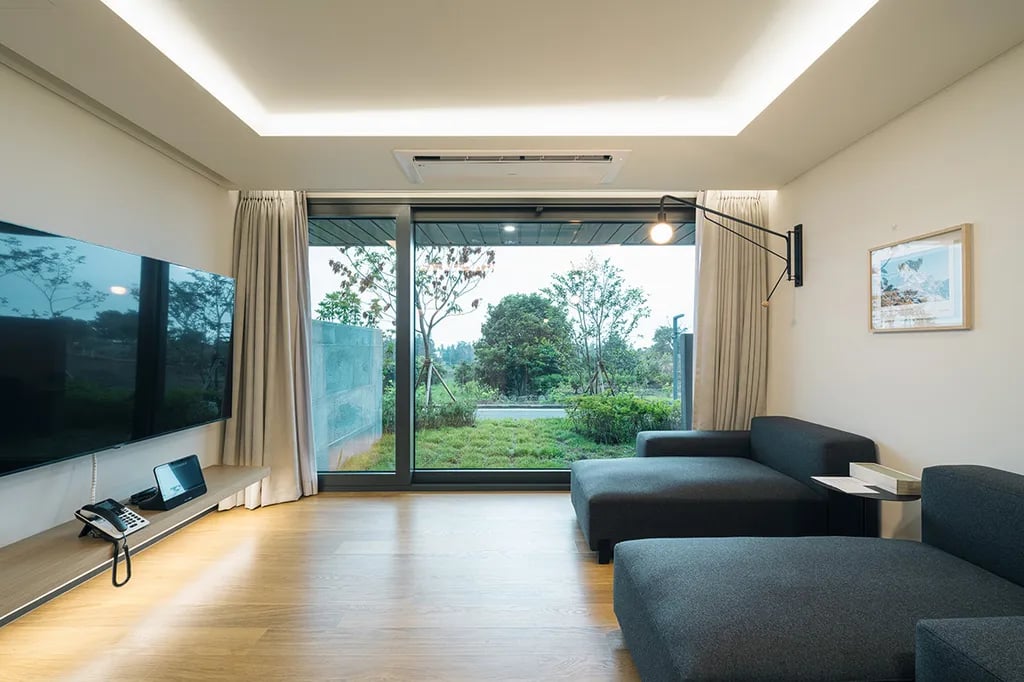 YAKMAEUL (BLACK YAK)