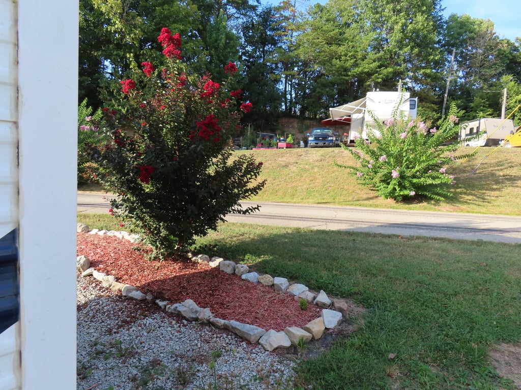 Brooks RV Park Full Hookup Short and Long Term gallery 3