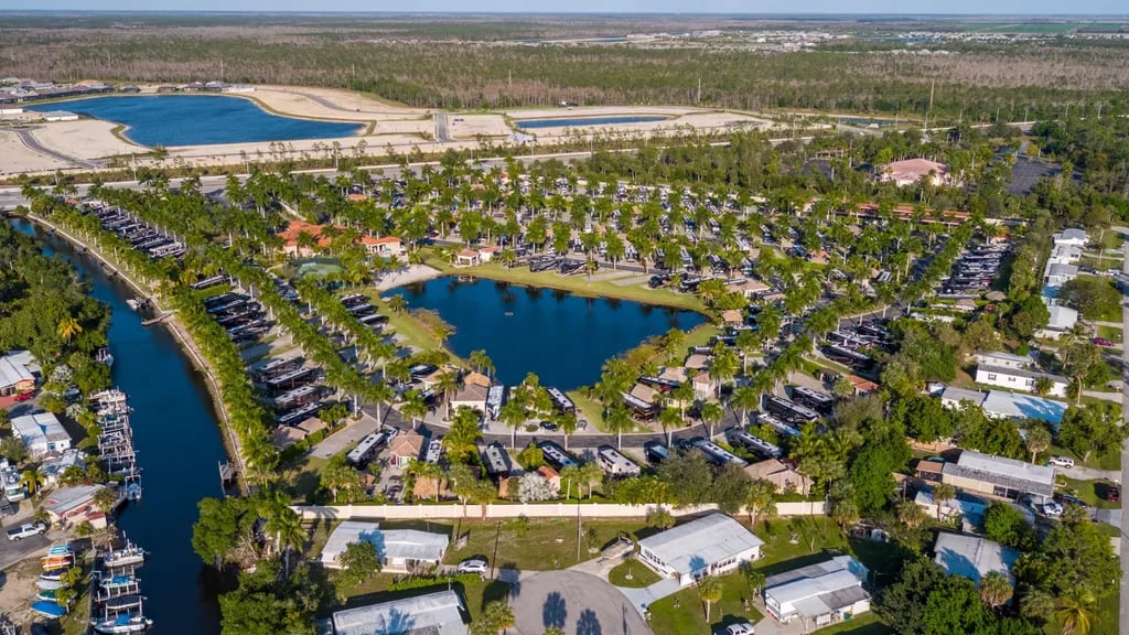 Naples Motorcoach Resort gallery 1