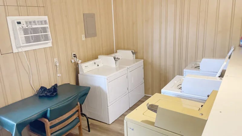 Badlands Hotel & Campground gallery 3