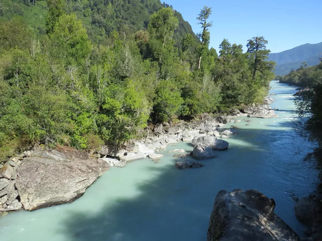CAMPING y GLAMPING MAÑIHUEICO. Sitios techados. Duchas de agua caliente. Desayuno. Cerveza Artesanal.