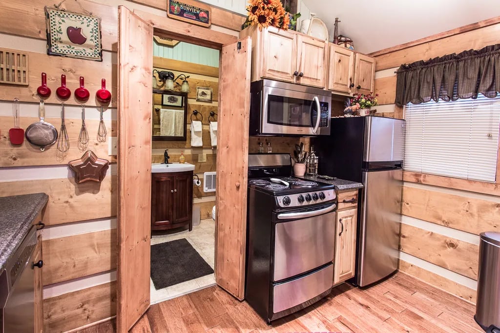 Roaring River Vineyards RV Campground gallery 3