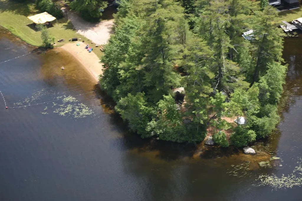 Ayers Lake Farm Campground and Cottages