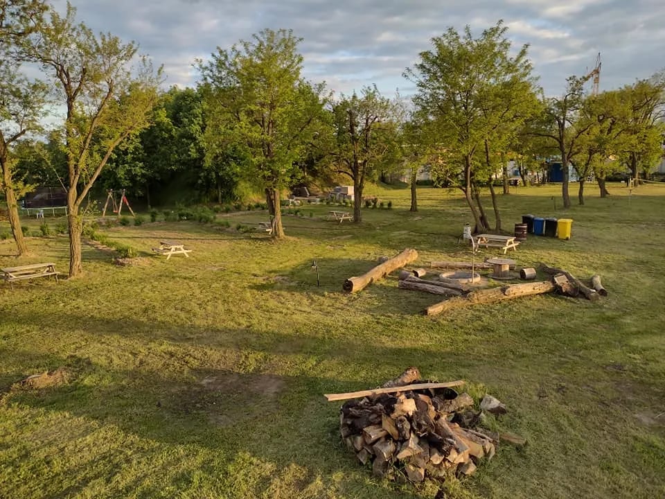 Gadabout Hostel and Camp