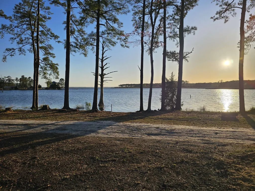 Dixon Landing RV Resort gallery 1