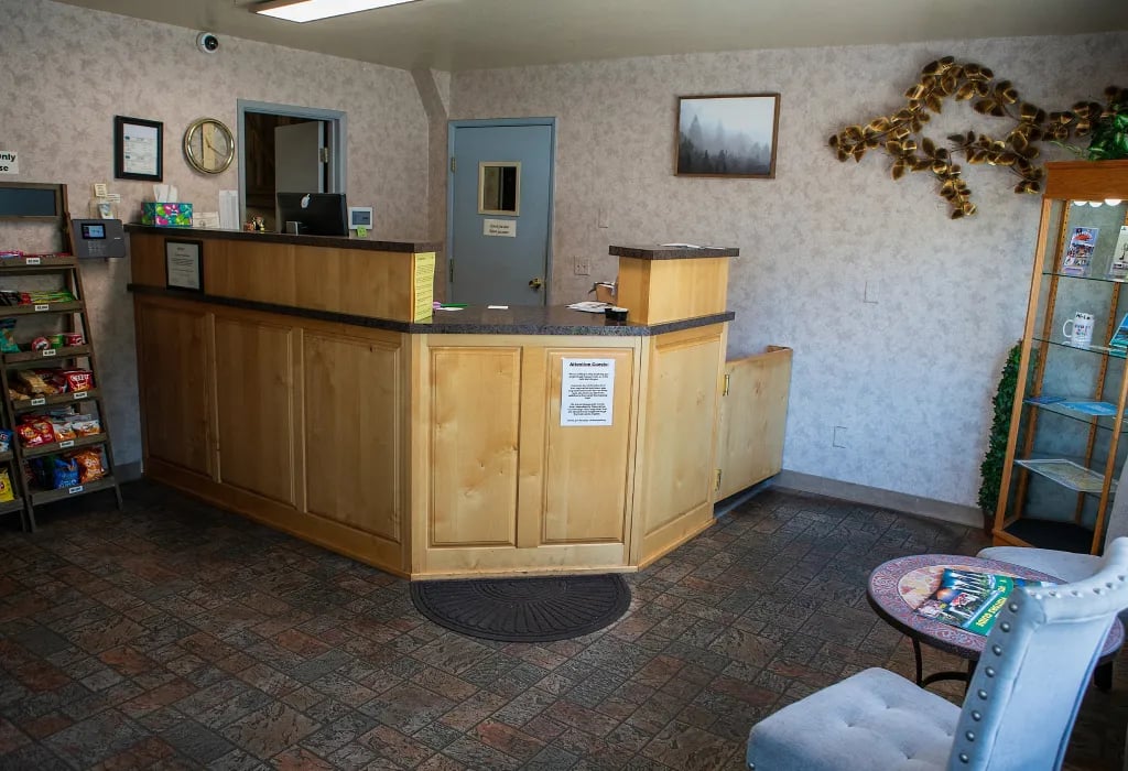 Hi-Lo Motel & RV Park gallery 1