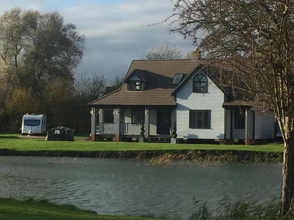 Thornhill Lakes Caravan Park gallery 1