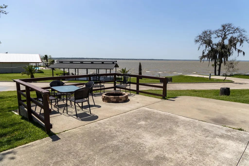 On The Lake RV Resort gallery 1