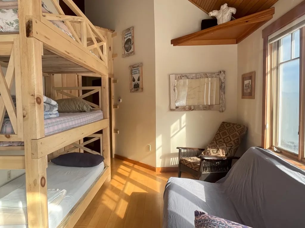 The Hummingbird Center