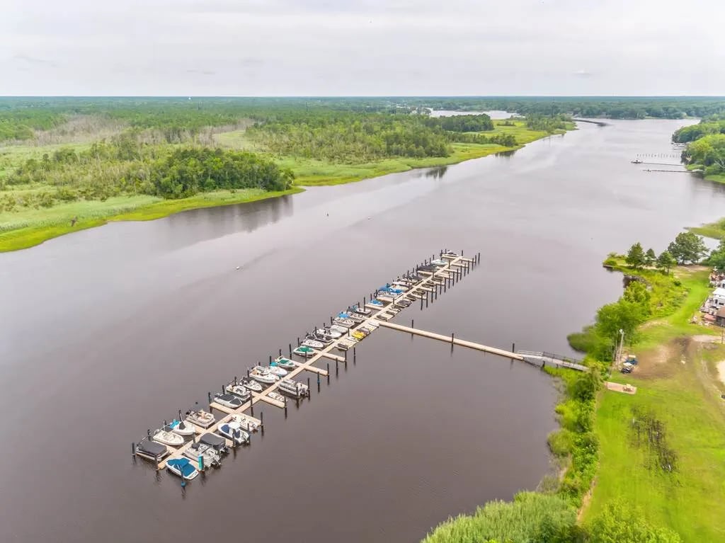 River Beach Campground & Marina