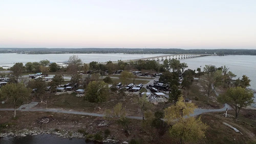 Regatta On Grand gallery 3