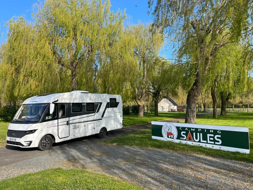 Camping Les Saules De Cormery