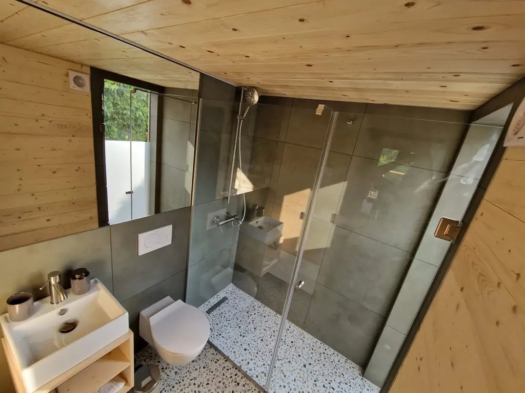 GoLife Center gallery 3