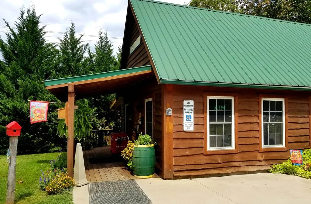 Creekwood Farm RV Park gallery 1