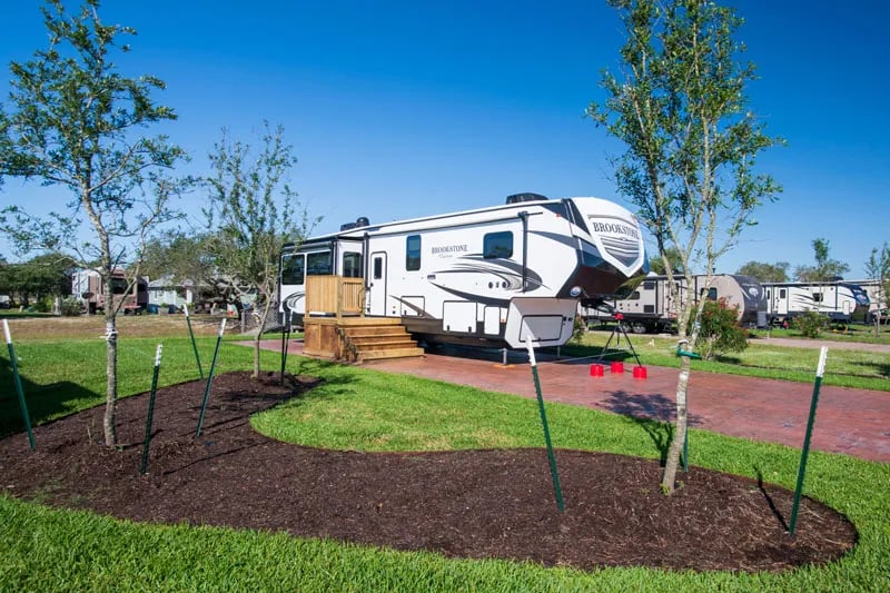 Southern Oaks Luxury RV Park gallery 1