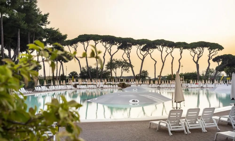 Hu Park Albatros Village gallery 2